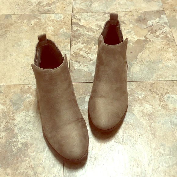 American Eagle Ankle Boots - Picture 4 of 7